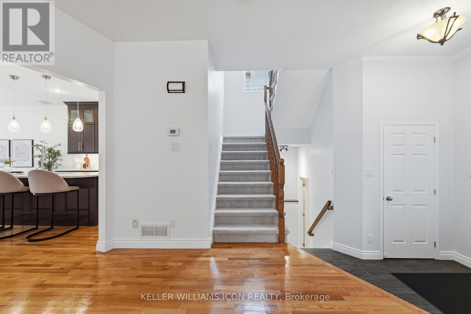 16 Hemlo Crescent — photo 21