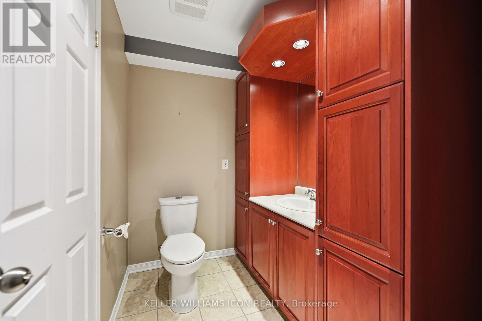 16 Hemlo Crescent — photo 43