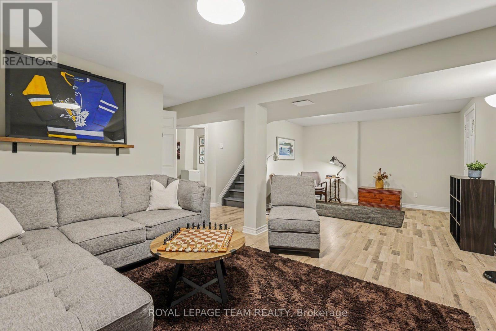 4 DEGAS COURT - 22
