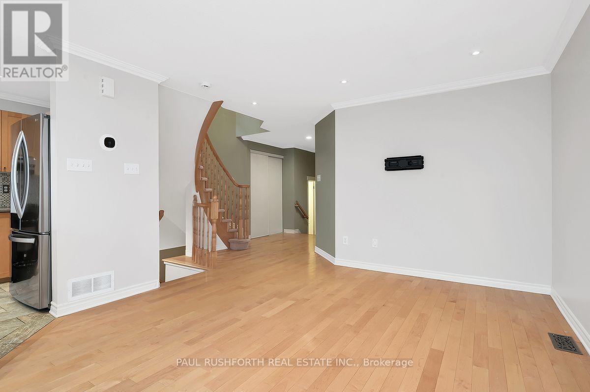 2216 Brockstone Crescent — photo 10