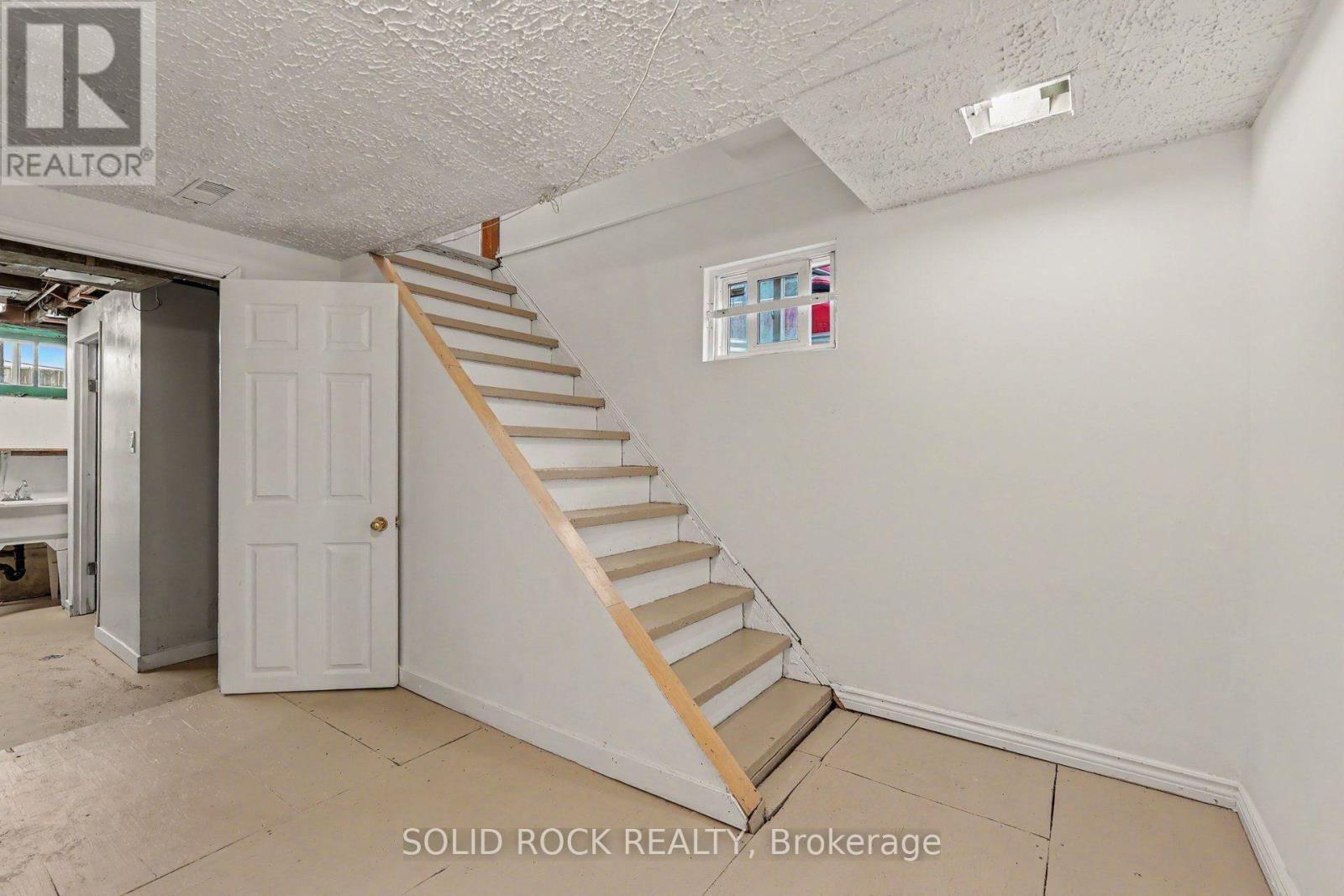 667 ALESTHER STREET - 22