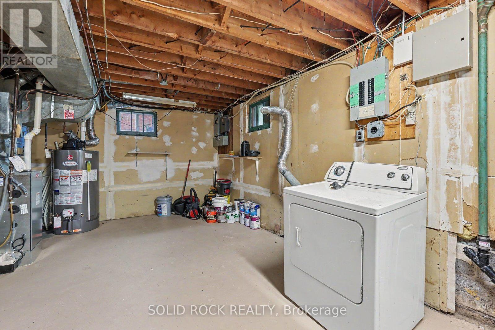 667 Alesther Street — photo 26