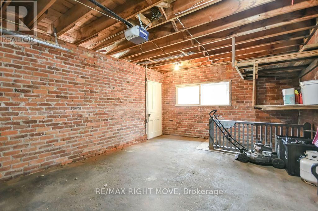 129 Coldwater Road West — photo 28