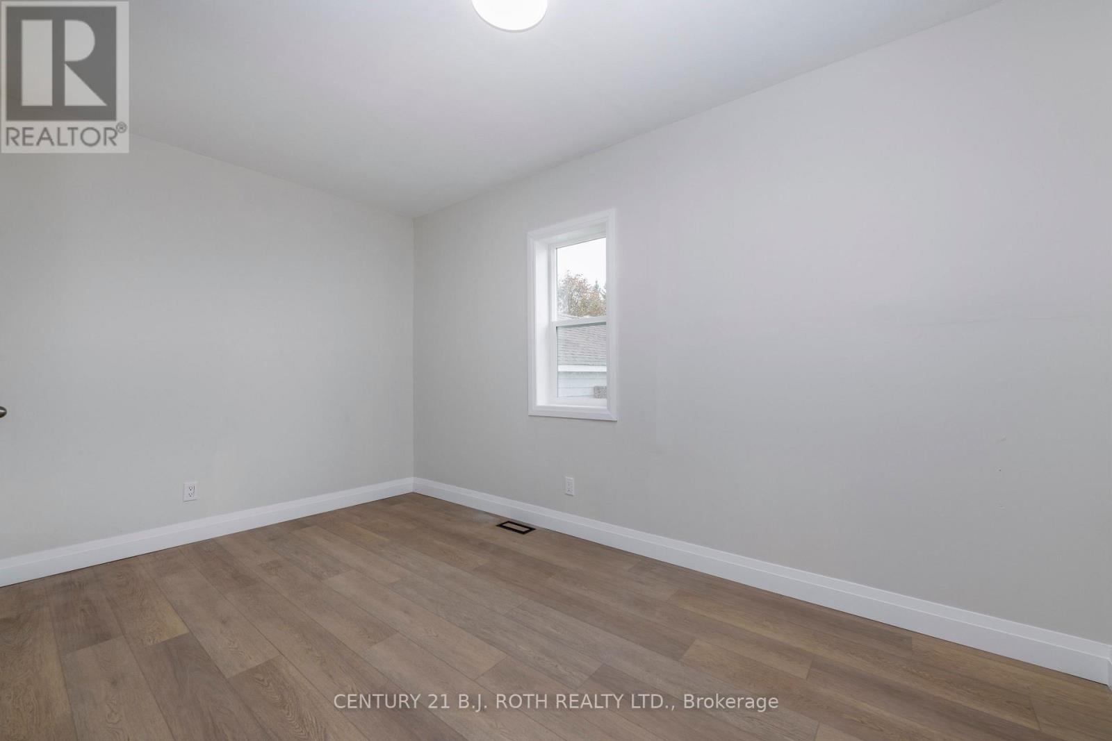 51 JAMES STREET E - 24