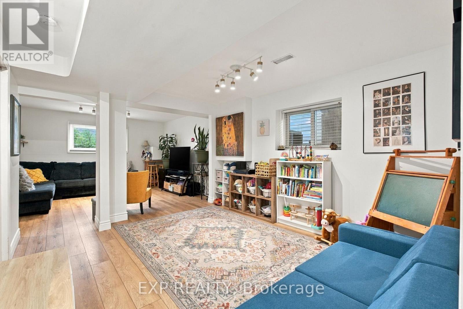 28 Maitland Street — photo 27
