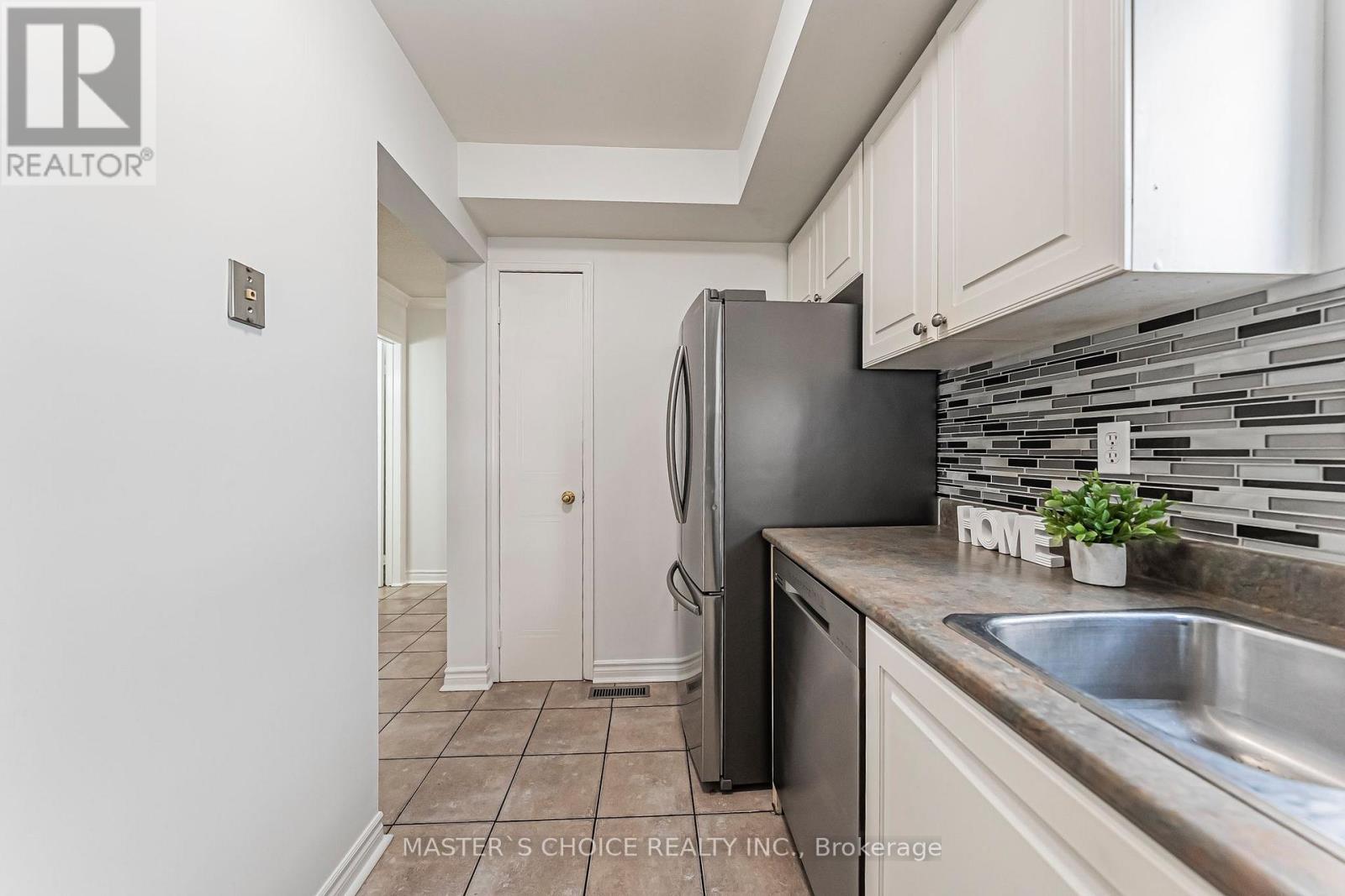 5557 Cortina Crescent — photo 11