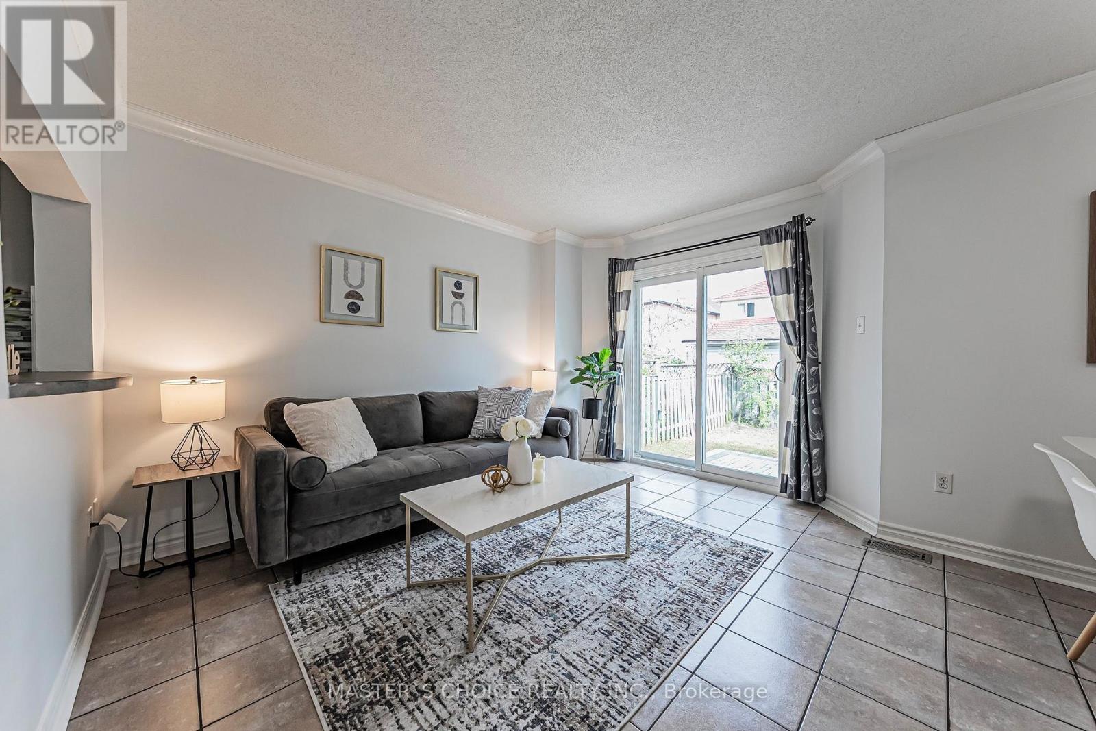 5557 Cortina Crescent — photo 13