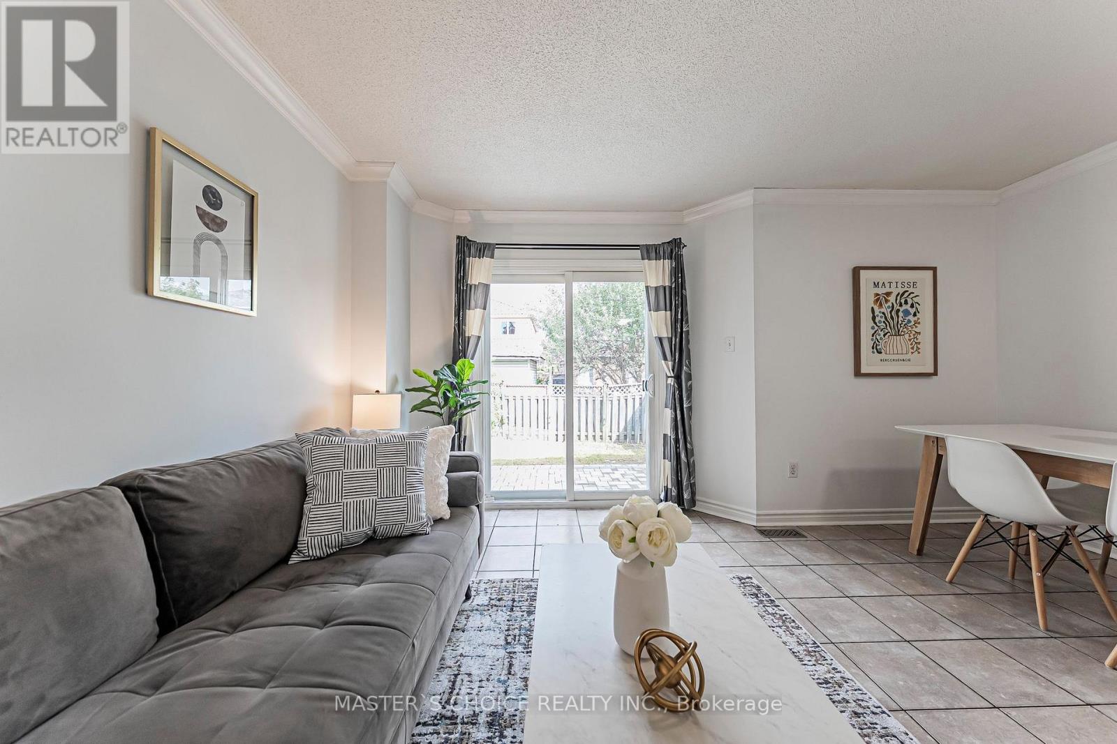 5557 Cortina Crescent — photo 15
