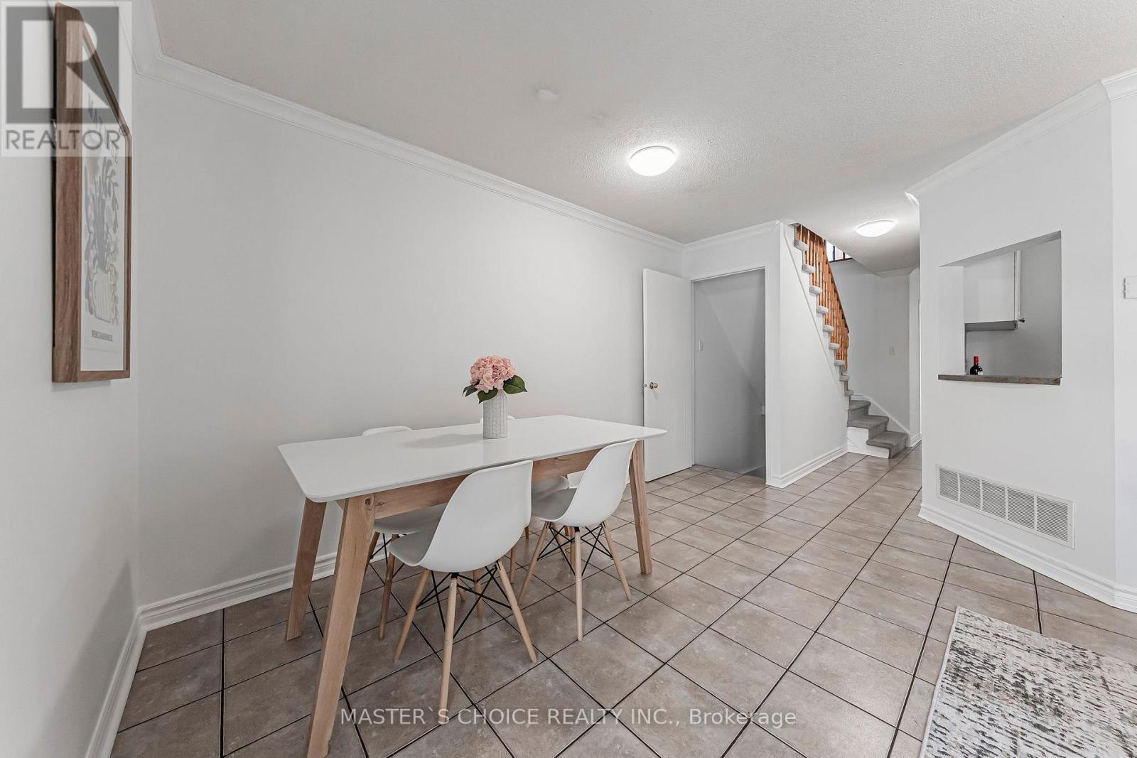 5557 Cortina Crescent — photo 17