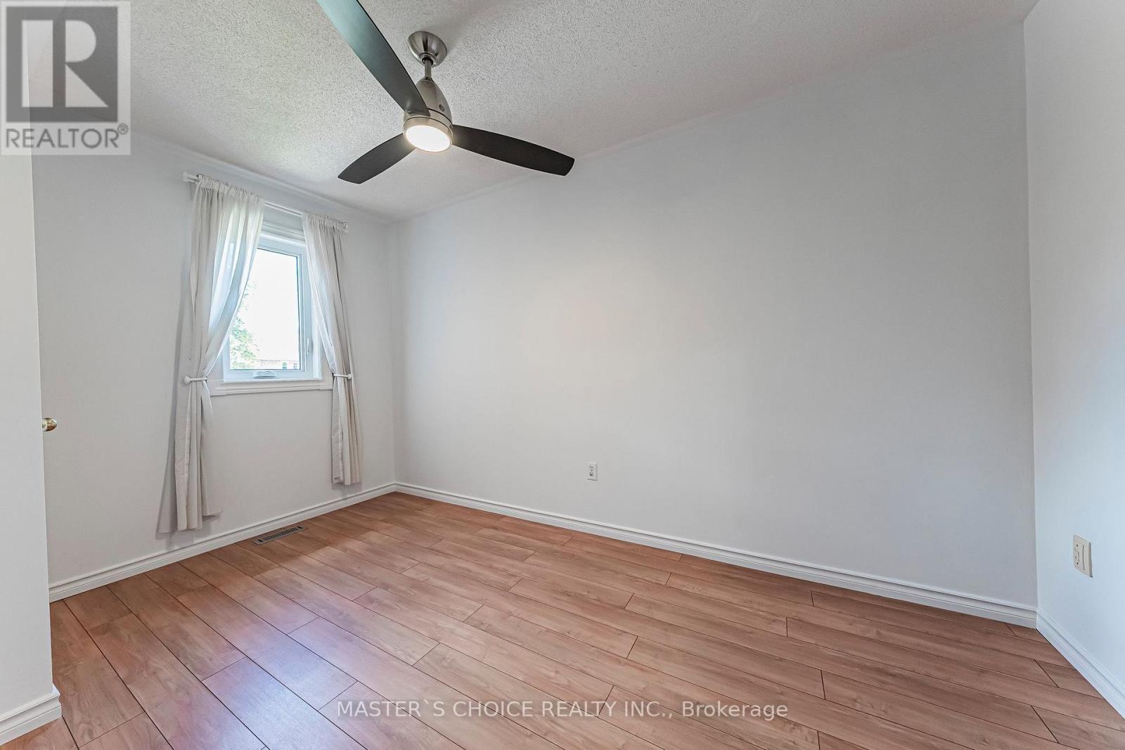 5557 Cortina Crescent — photo 28