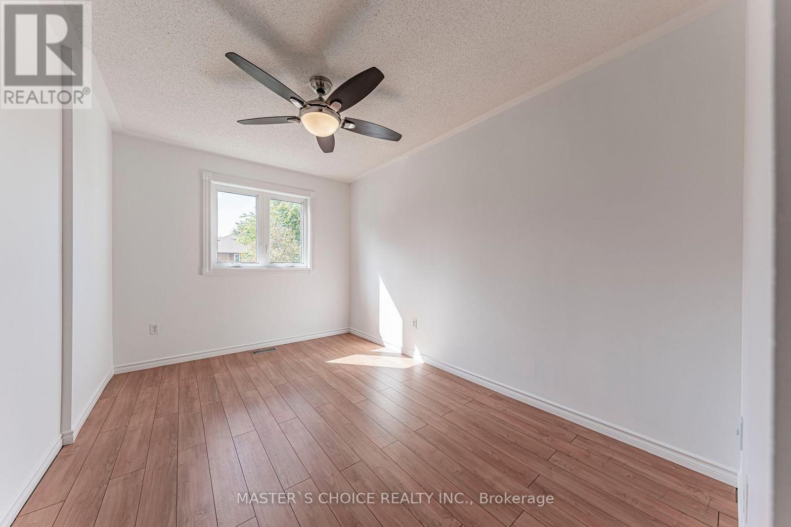 5557 Cortina Crescent — photo 30