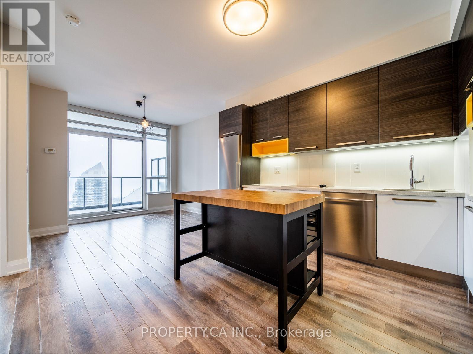 36 Park Lawn Road — photo 3