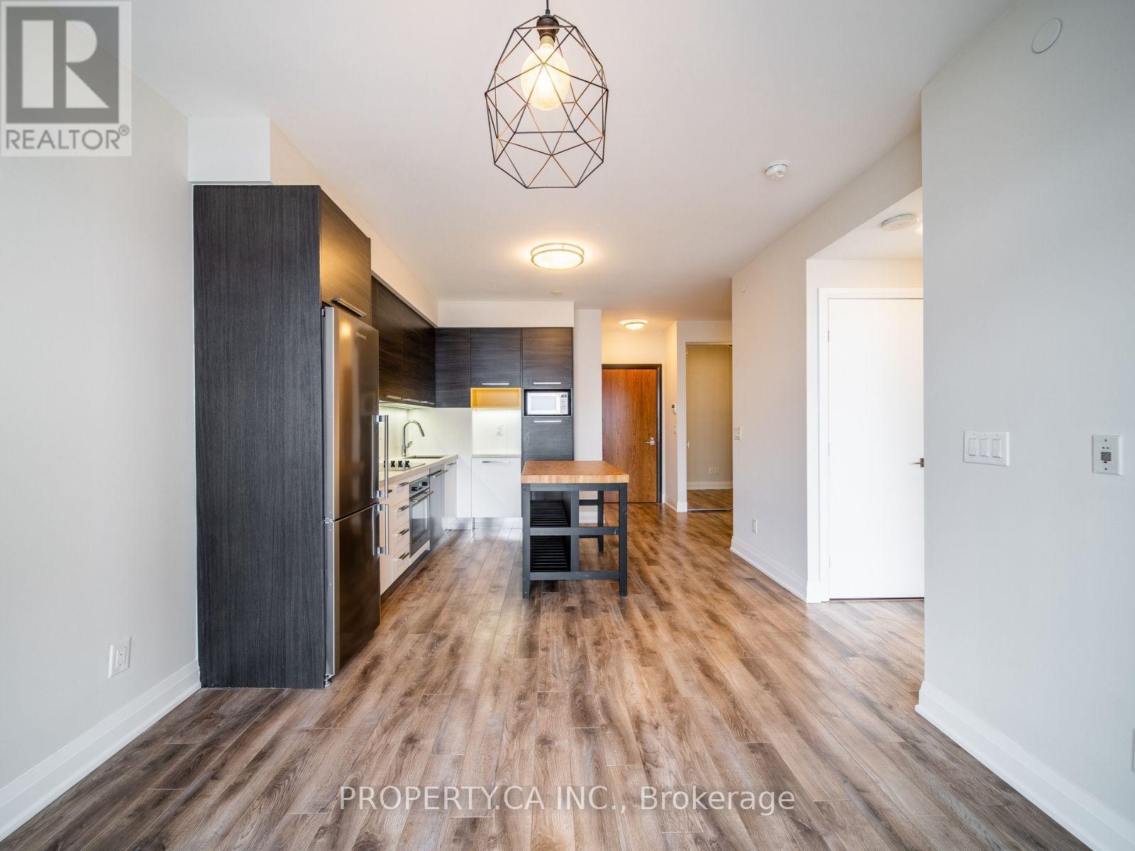 36 Park Lawn Road — photo 4