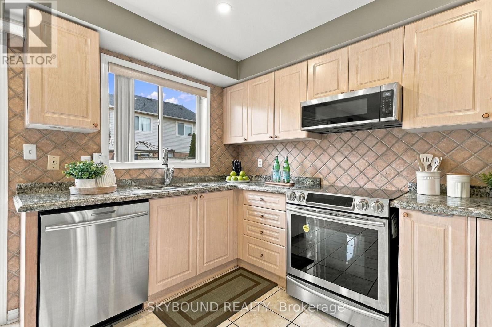 51 Thorpe Crescent, Brampton, ON photo 14