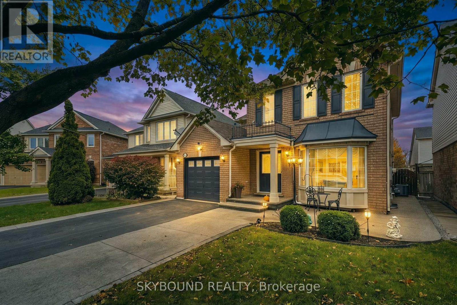 51 THORPE CRESCENT - 2