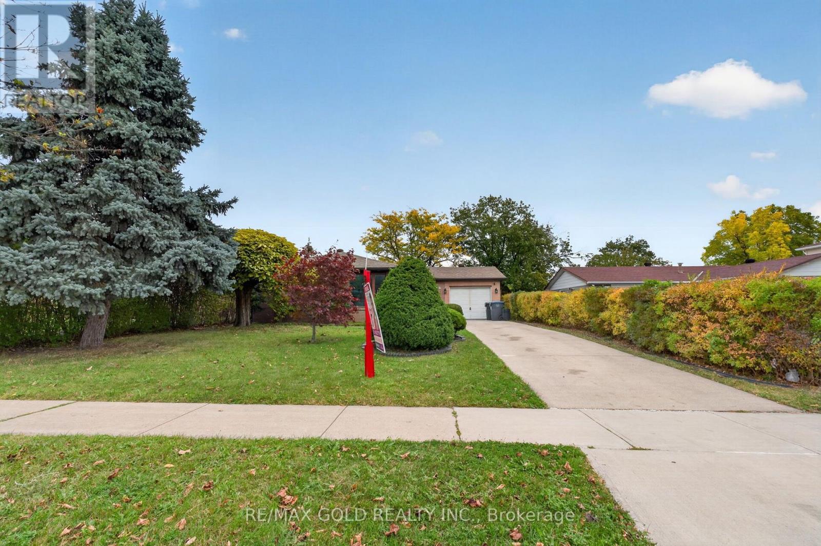722 Balmoral Drive, Brampton, ON photo 3