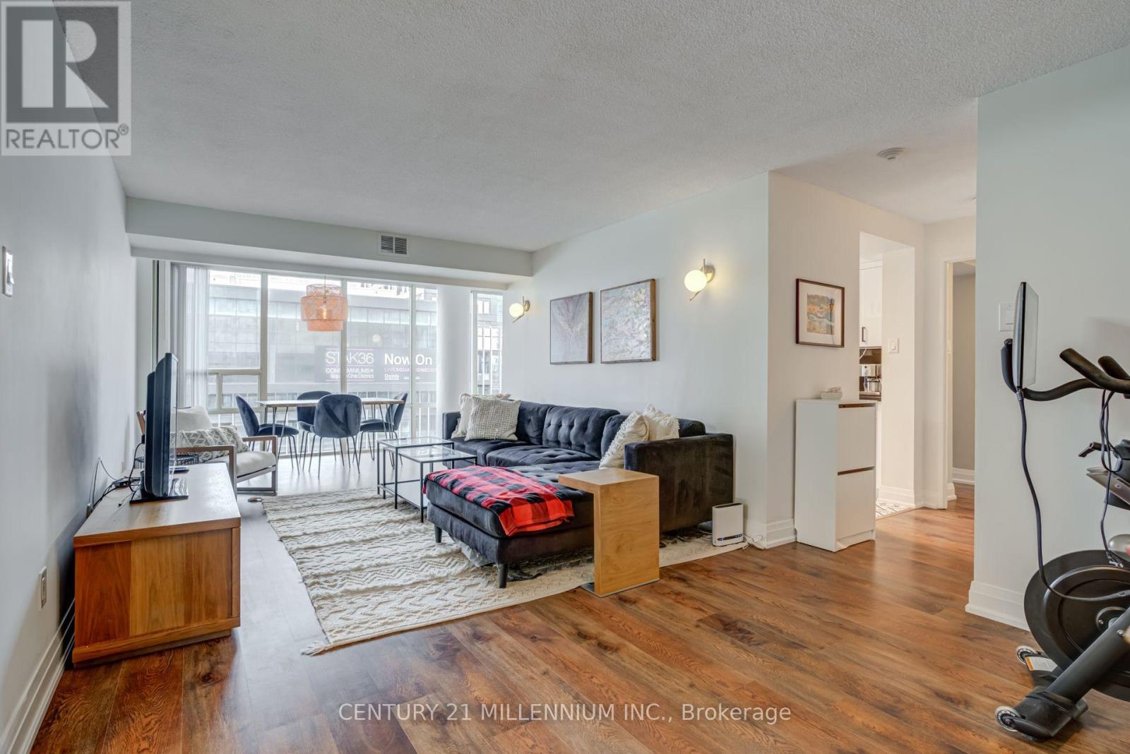 330 Rathburn Road West — photo 12