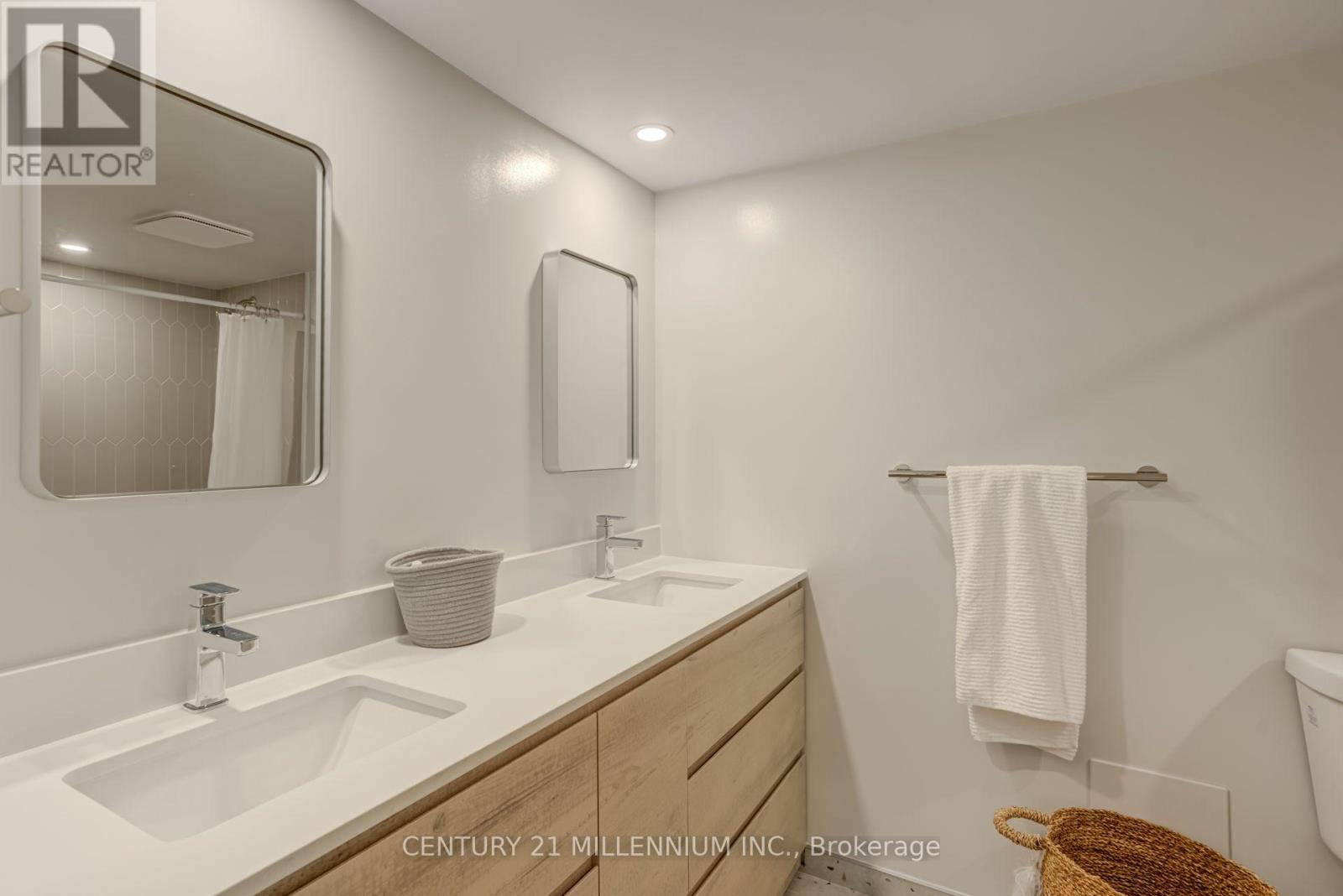 330 Rathburn Road West — photo 25