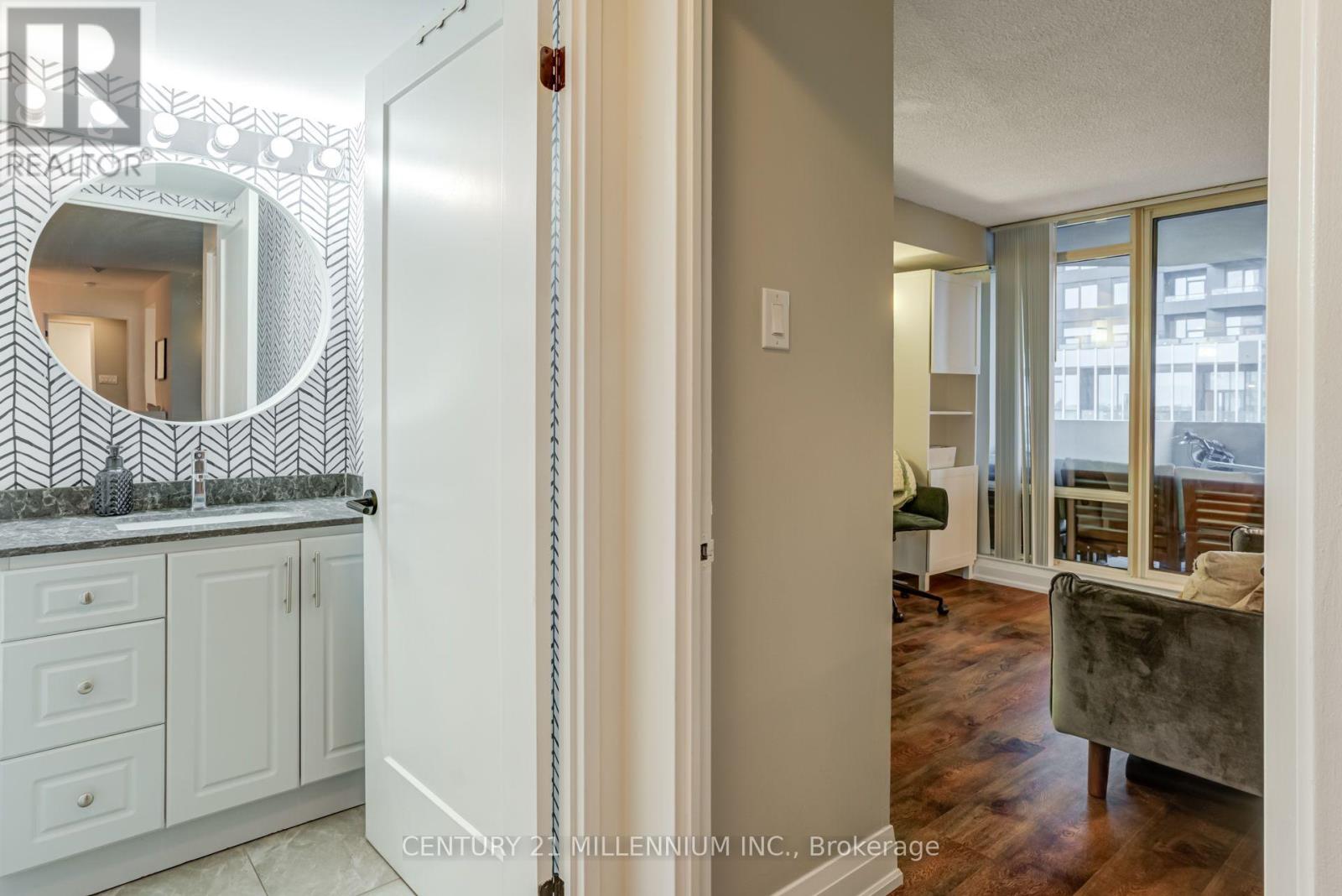 330 Rathburn Road West — photo 27