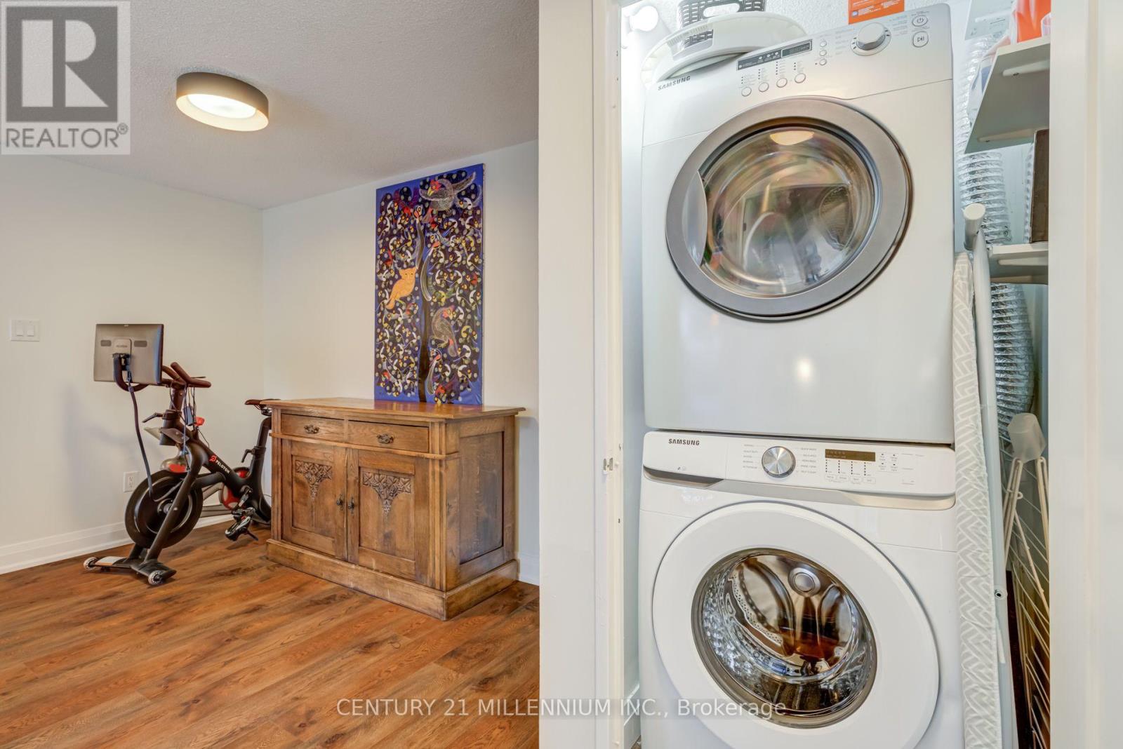 330 Rathburn Road West — photo 31