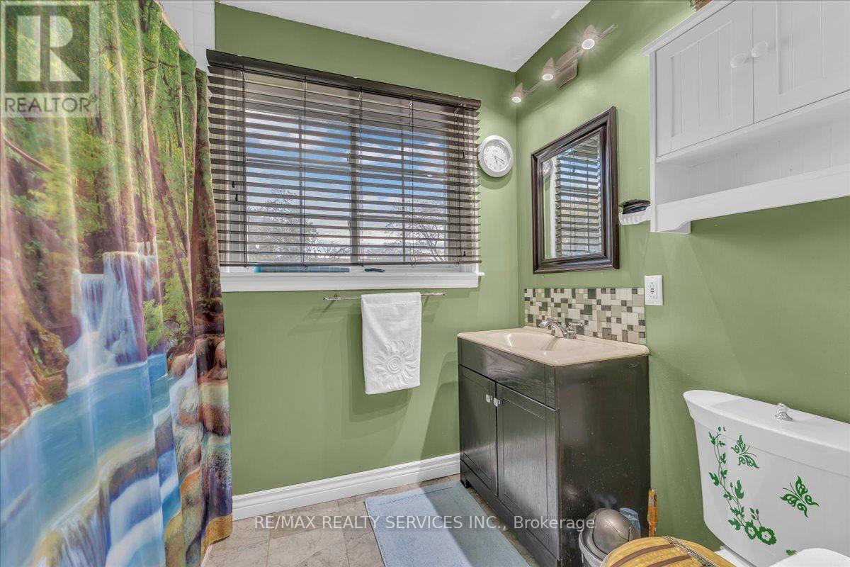 53 WINDERMERE COURT - 26