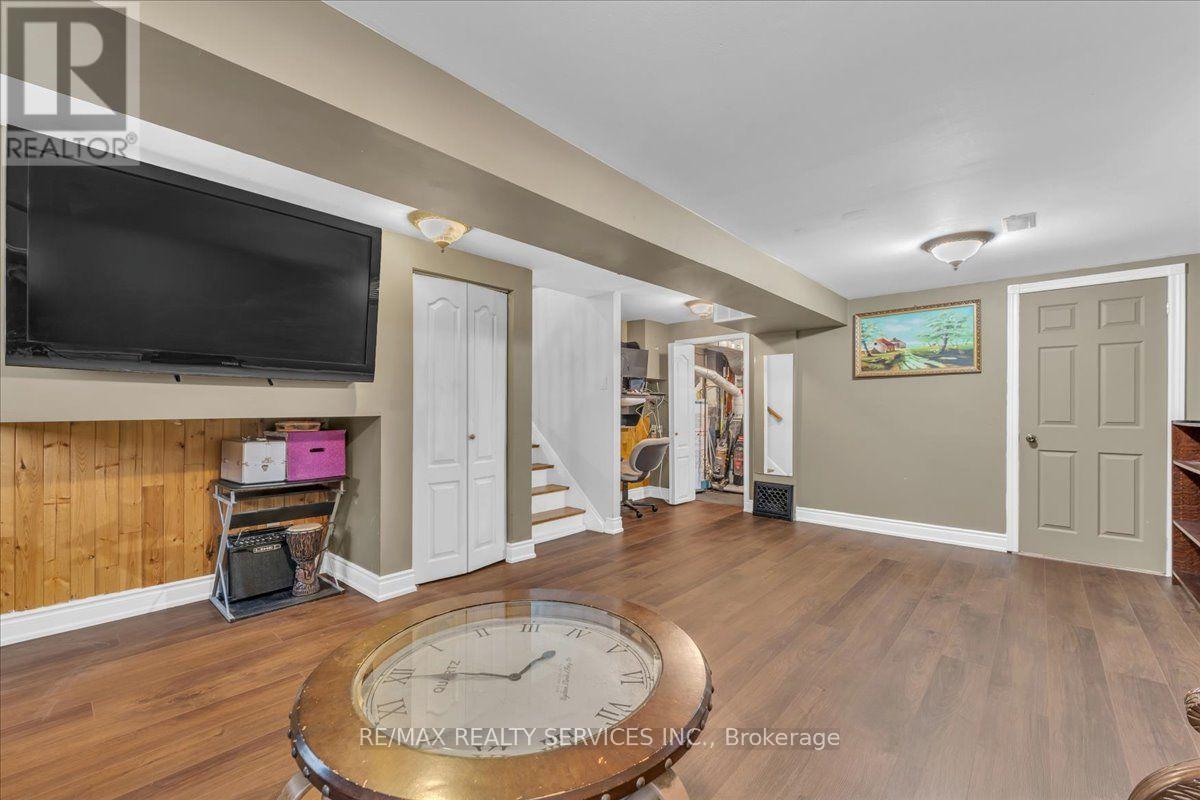 53 WINDERMERE COURT - 29