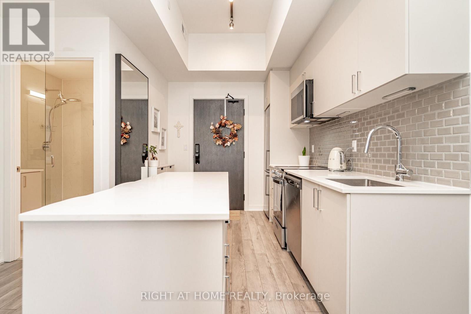 1005 Dundas Street East — photo 12