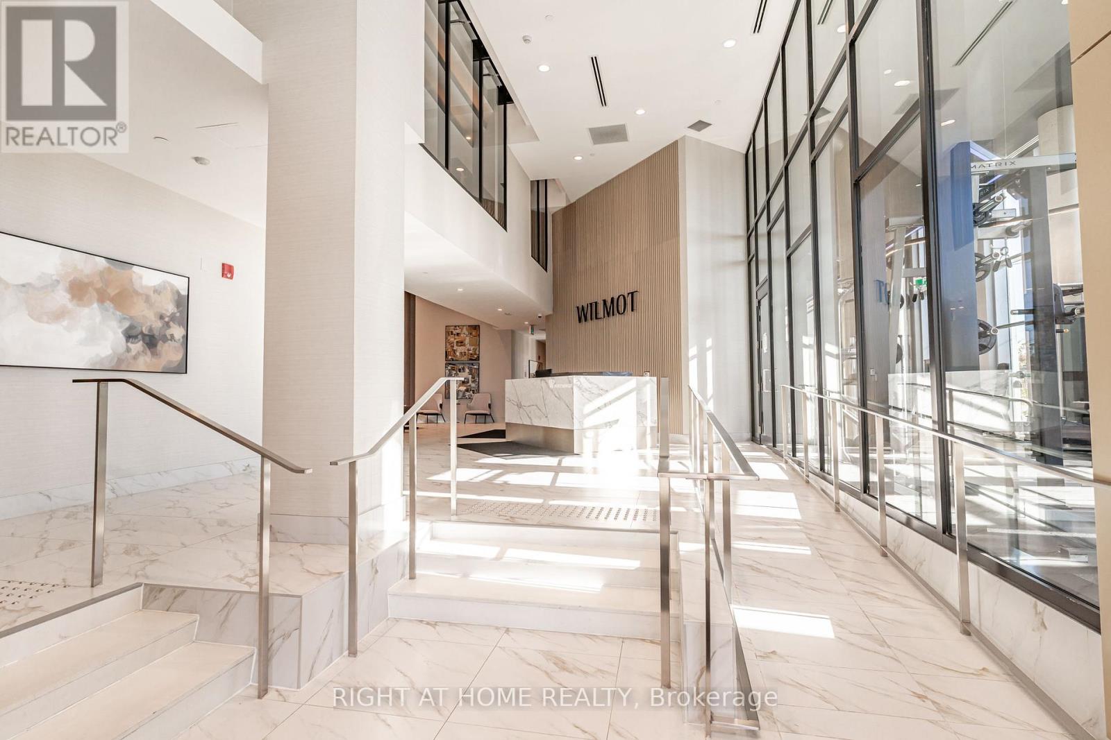 1005 Dundas Street East — photo 3