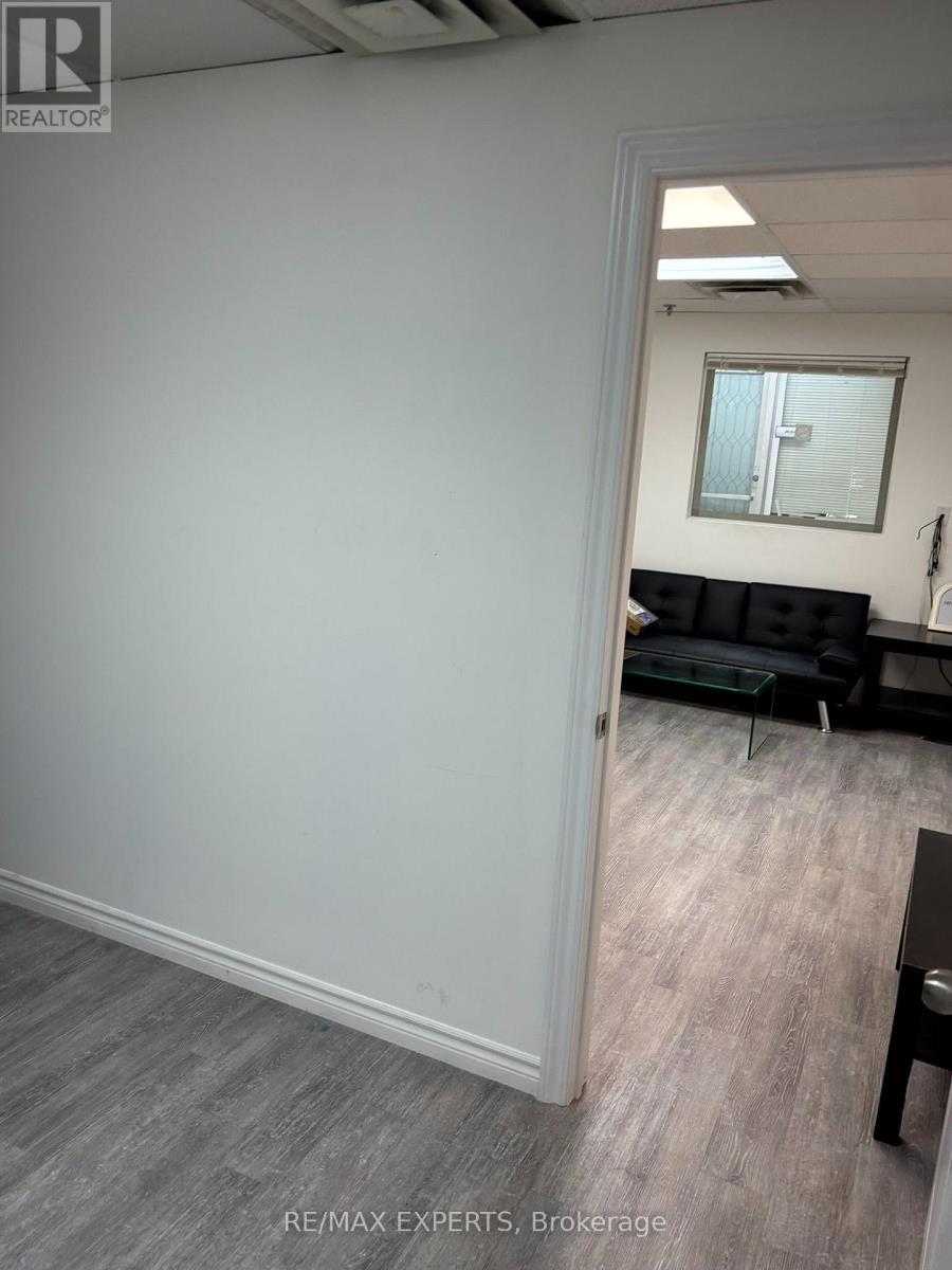 1270 Finch Avenue West — photo 4