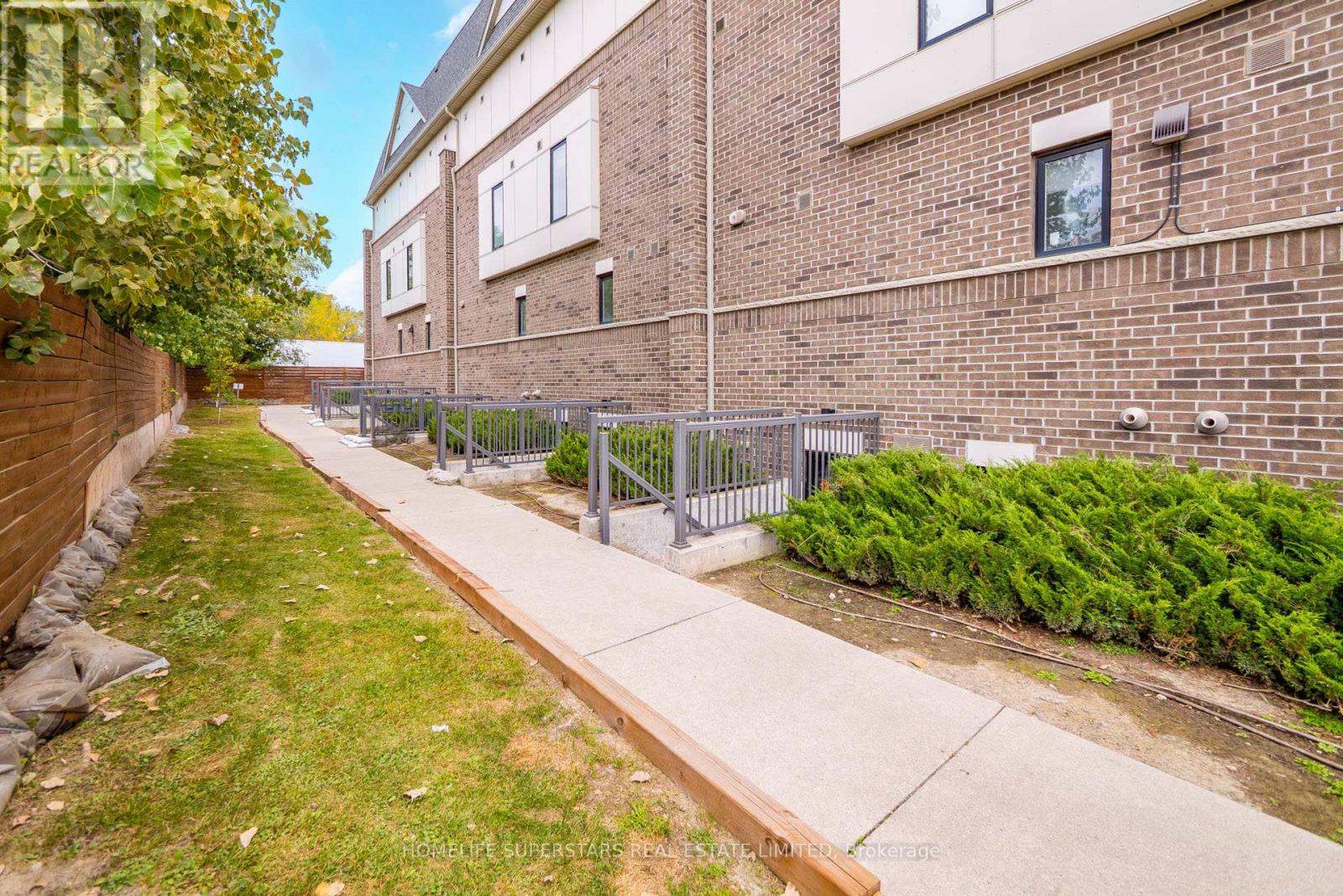 413- 8 Drummond Street, Toronto, ON photo 28