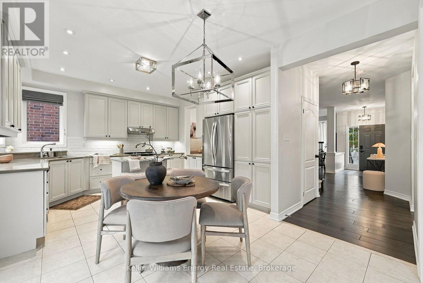 229 Montgomery Avenue, Whitby, ON photo 3