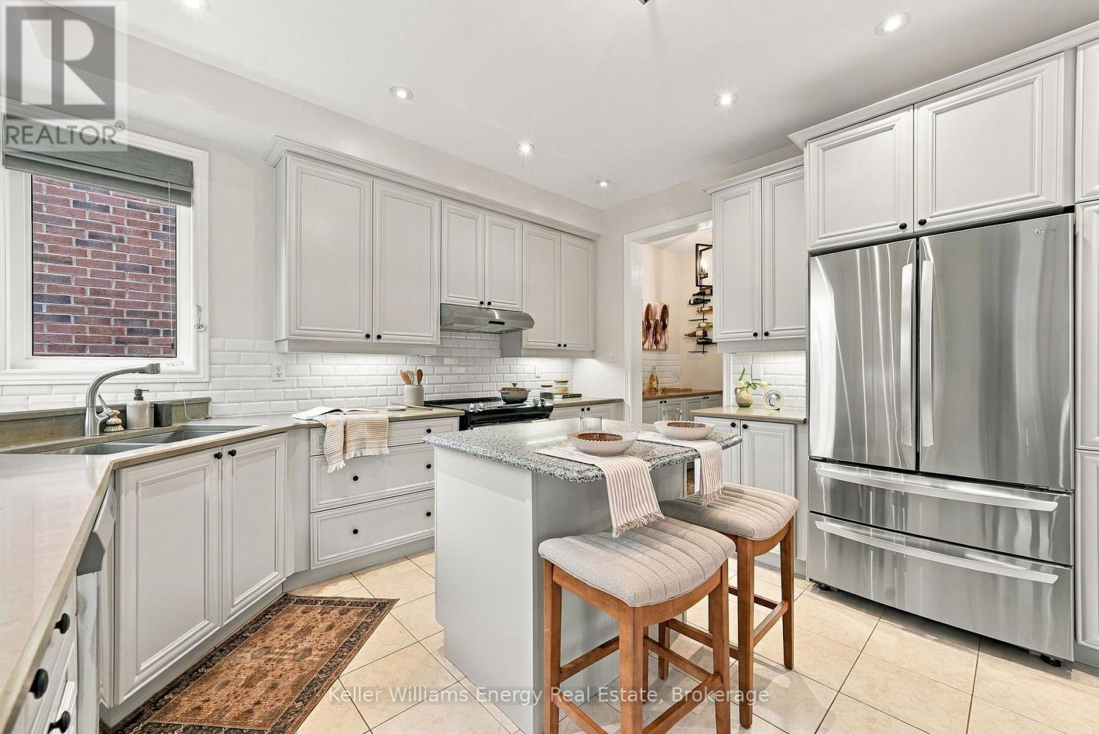 229 Montgomery Avenue, Whitby, ON photo 5