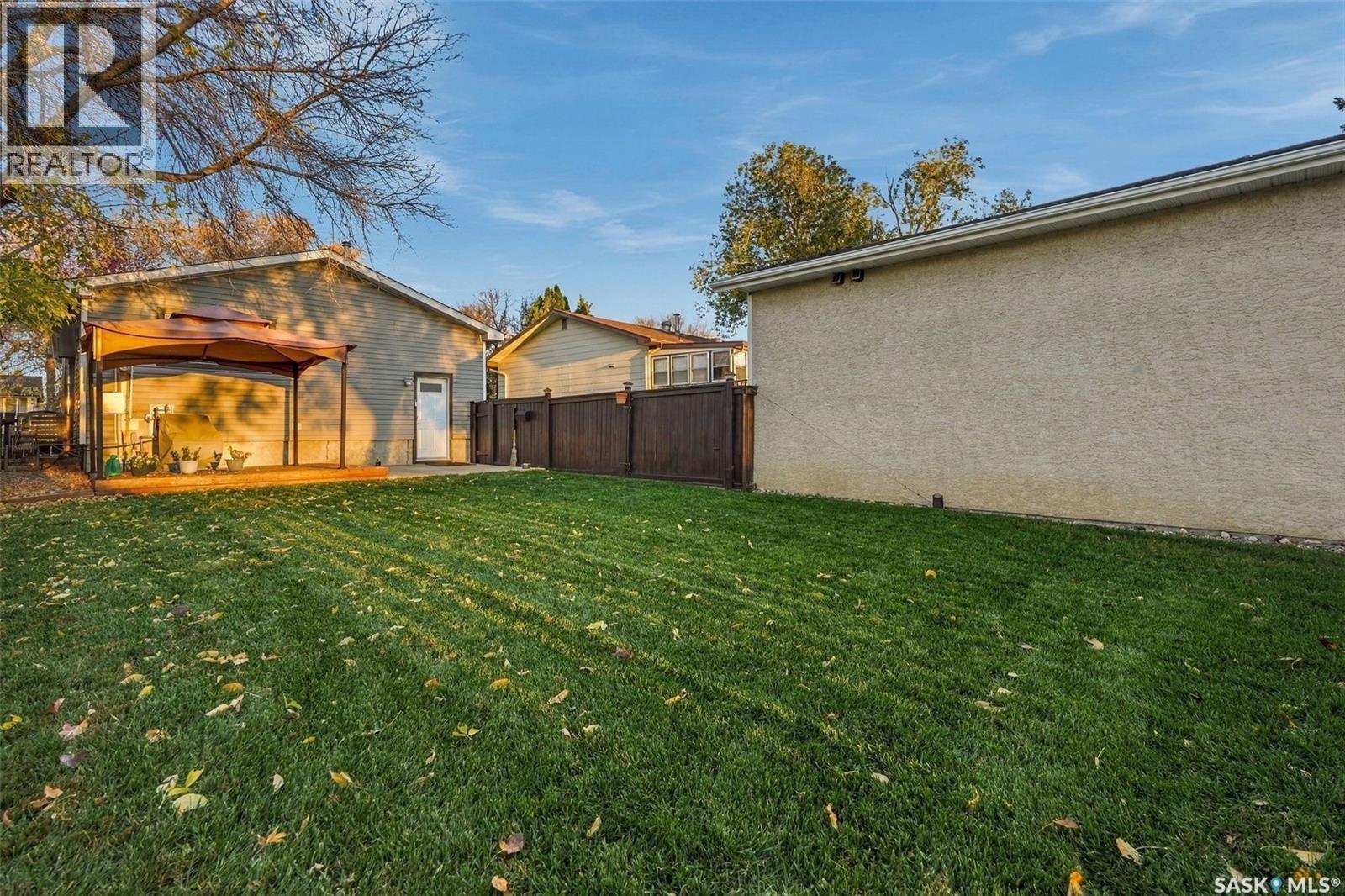 98 Magee CRESCENT - 34