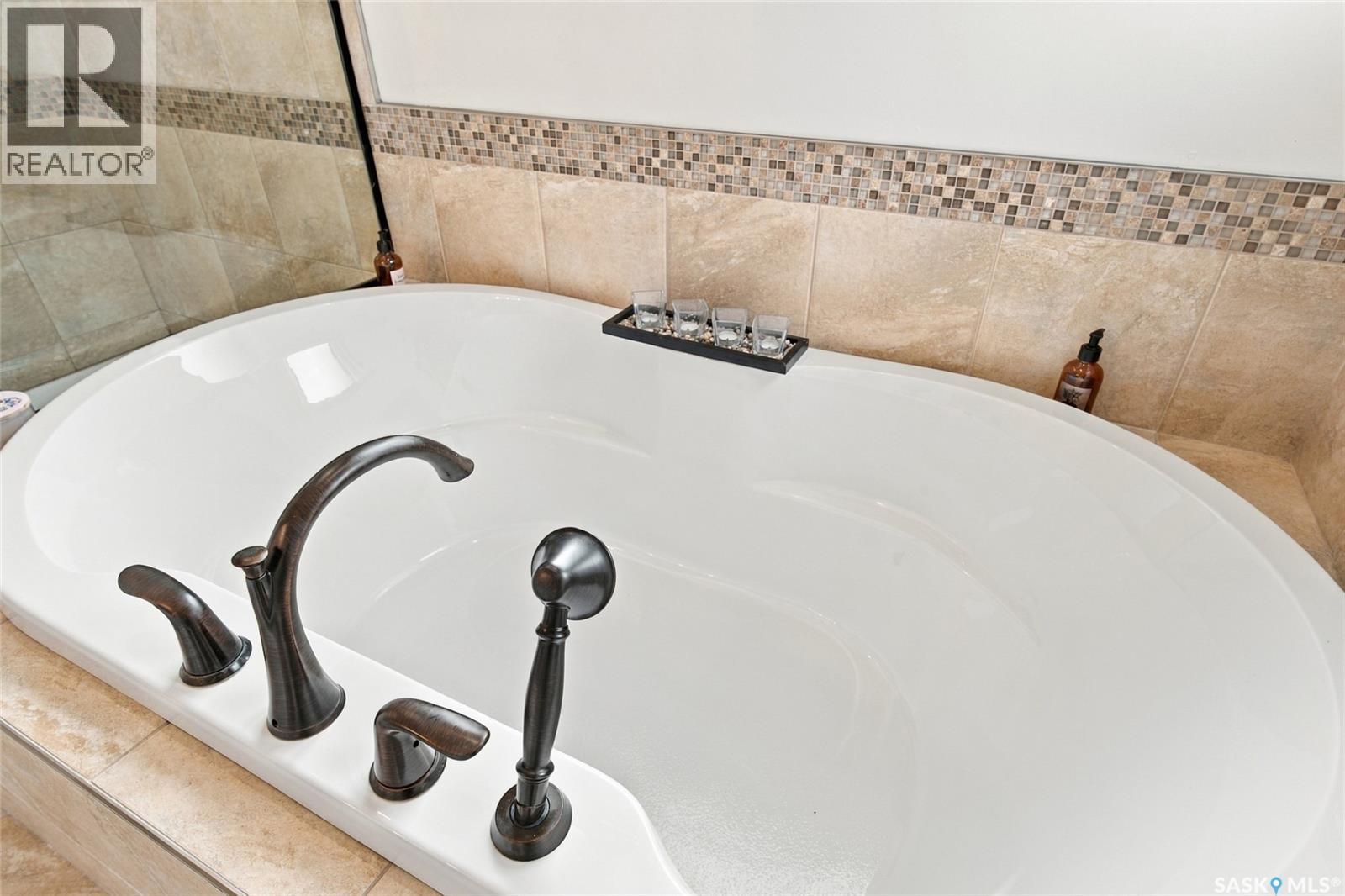 70 Silver Willows DRIVE, Laird Rm No. 404 — photo 24