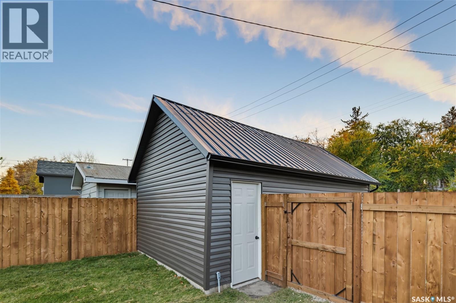 421 C AVENUE S - 42
