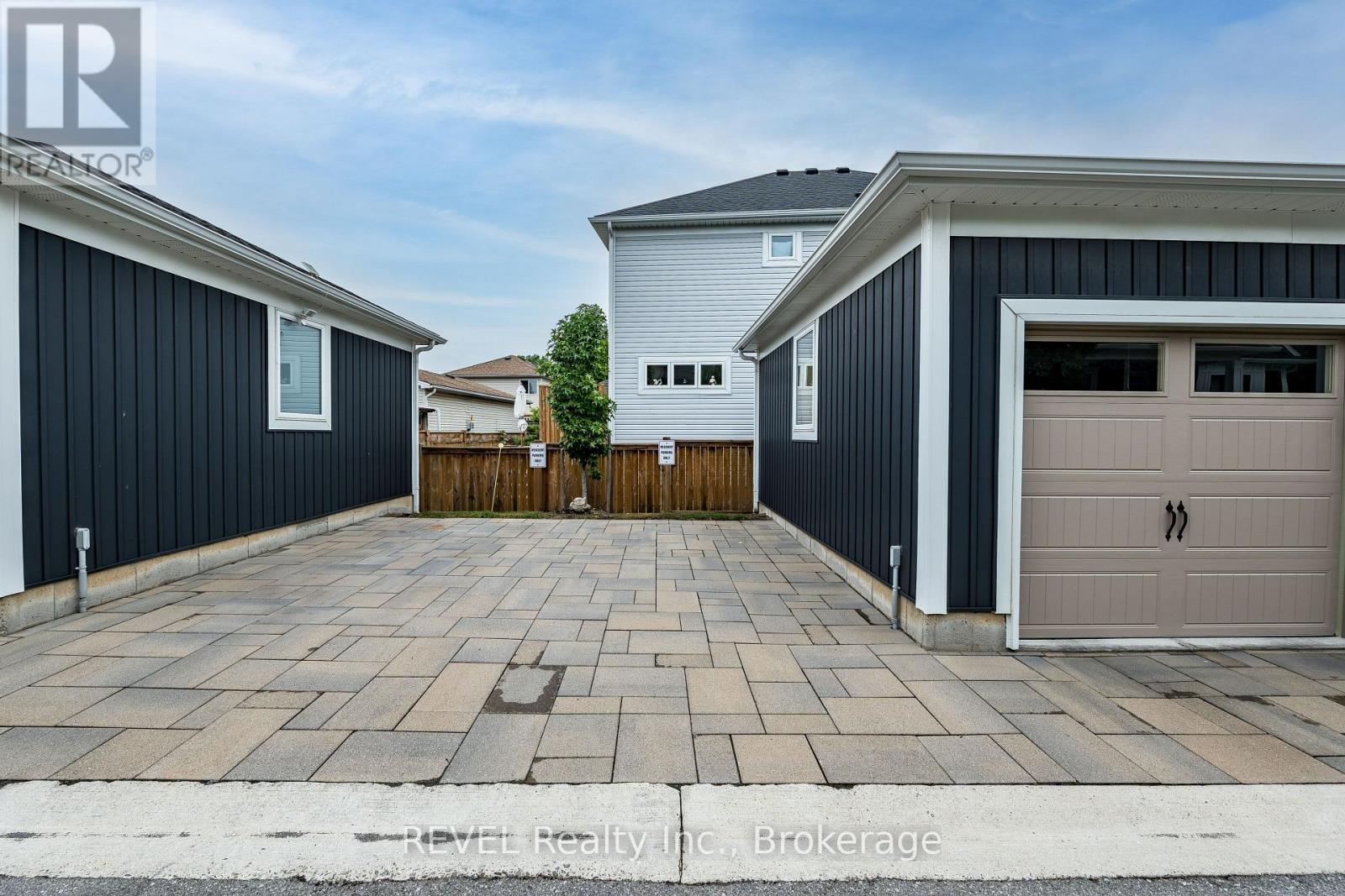 18 Princeton Common Street — photo 47