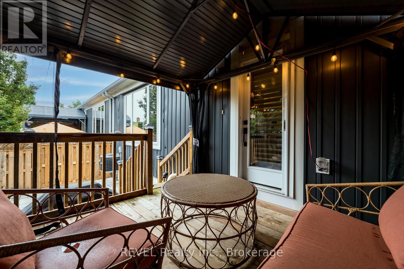 18 Princeton Common Street — photo 44