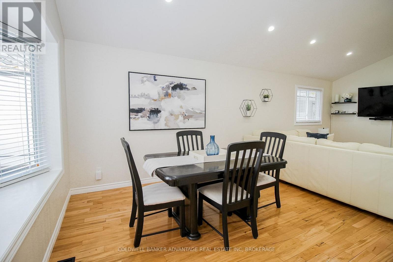 11 FALLINGBROOK DRIVE - 13