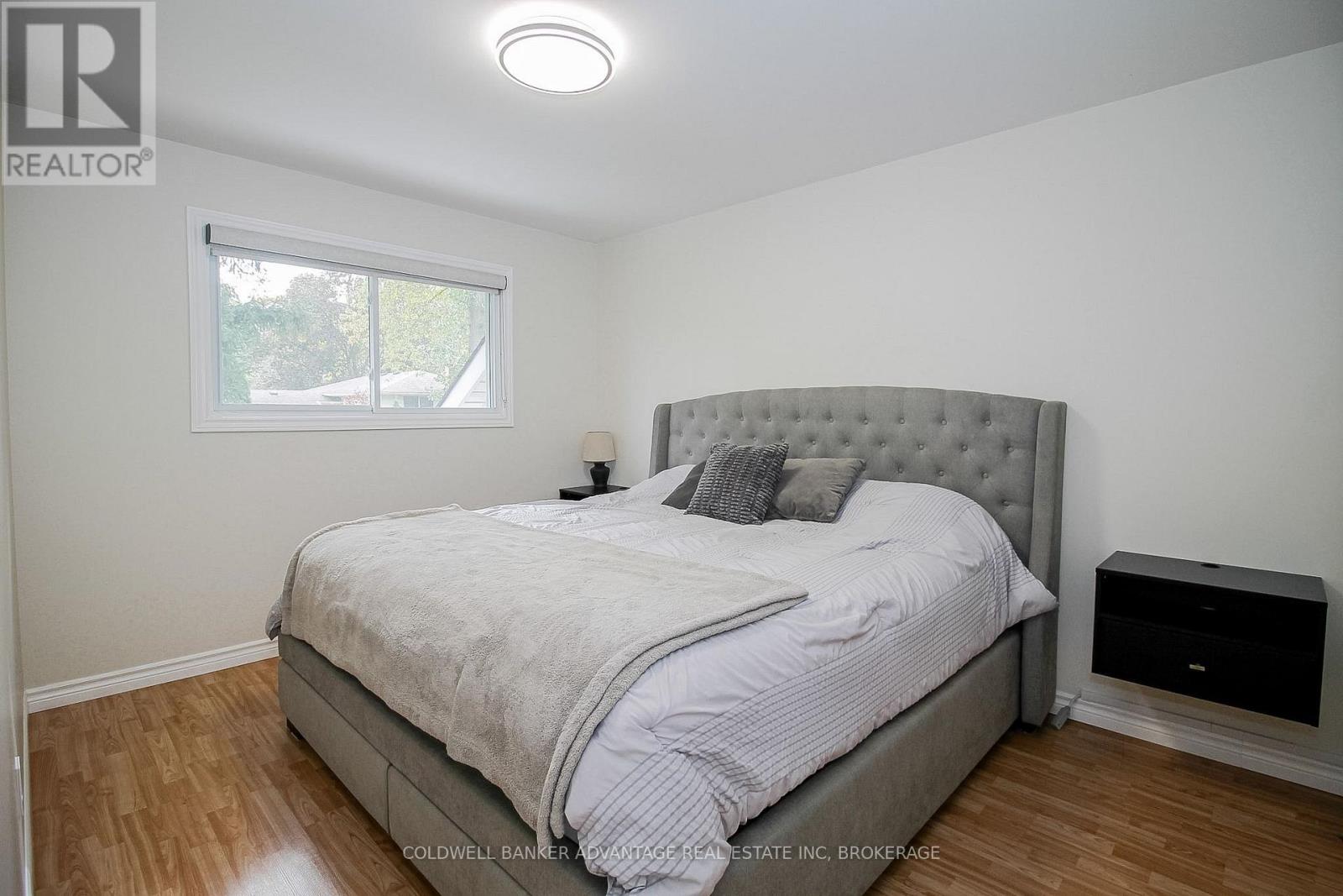 11 FALLINGBROOK DRIVE - 20