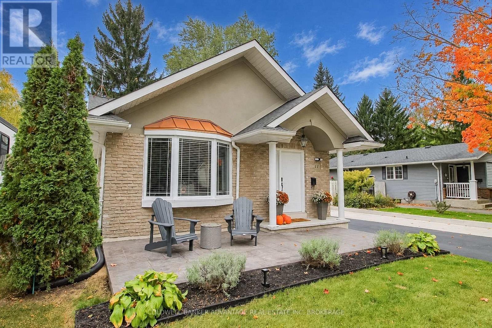 11 FALLINGBROOK DRIVE - 2