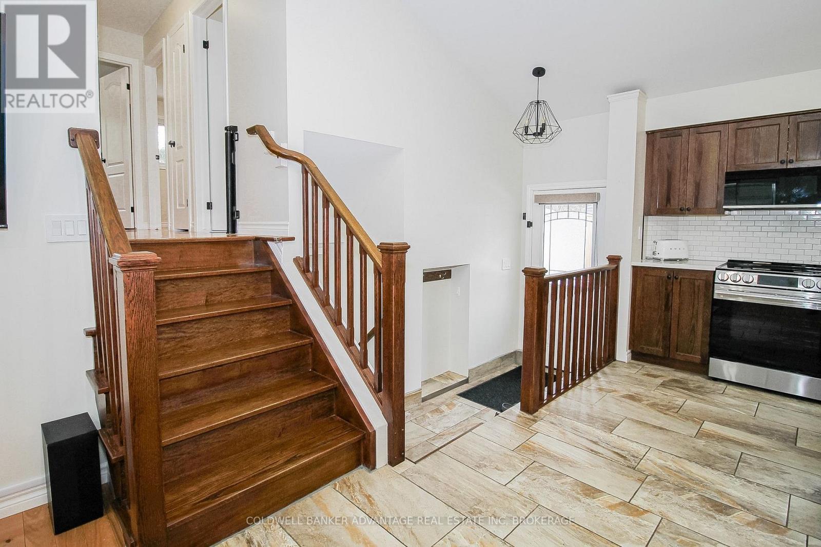 11 FALLINGBROOK DRIVE - 22