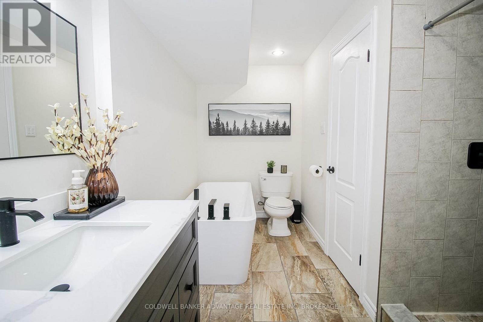 11 FALLINGBROOK DRIVE - 27