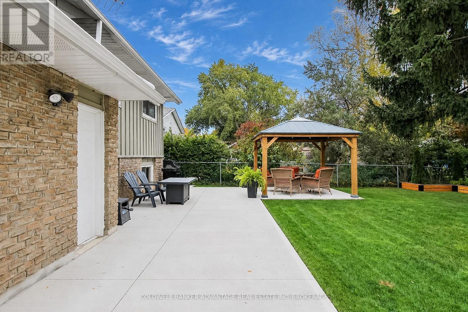 11 FALLINGBROOK DRIVE - 37
