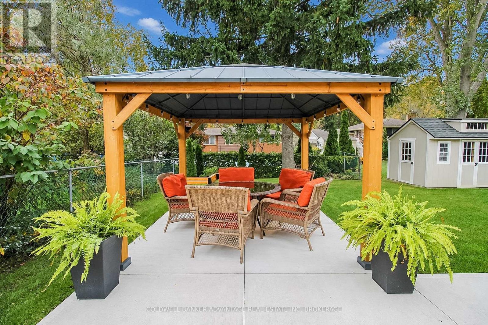 11 FALLINGBROOK DRIVE - 39