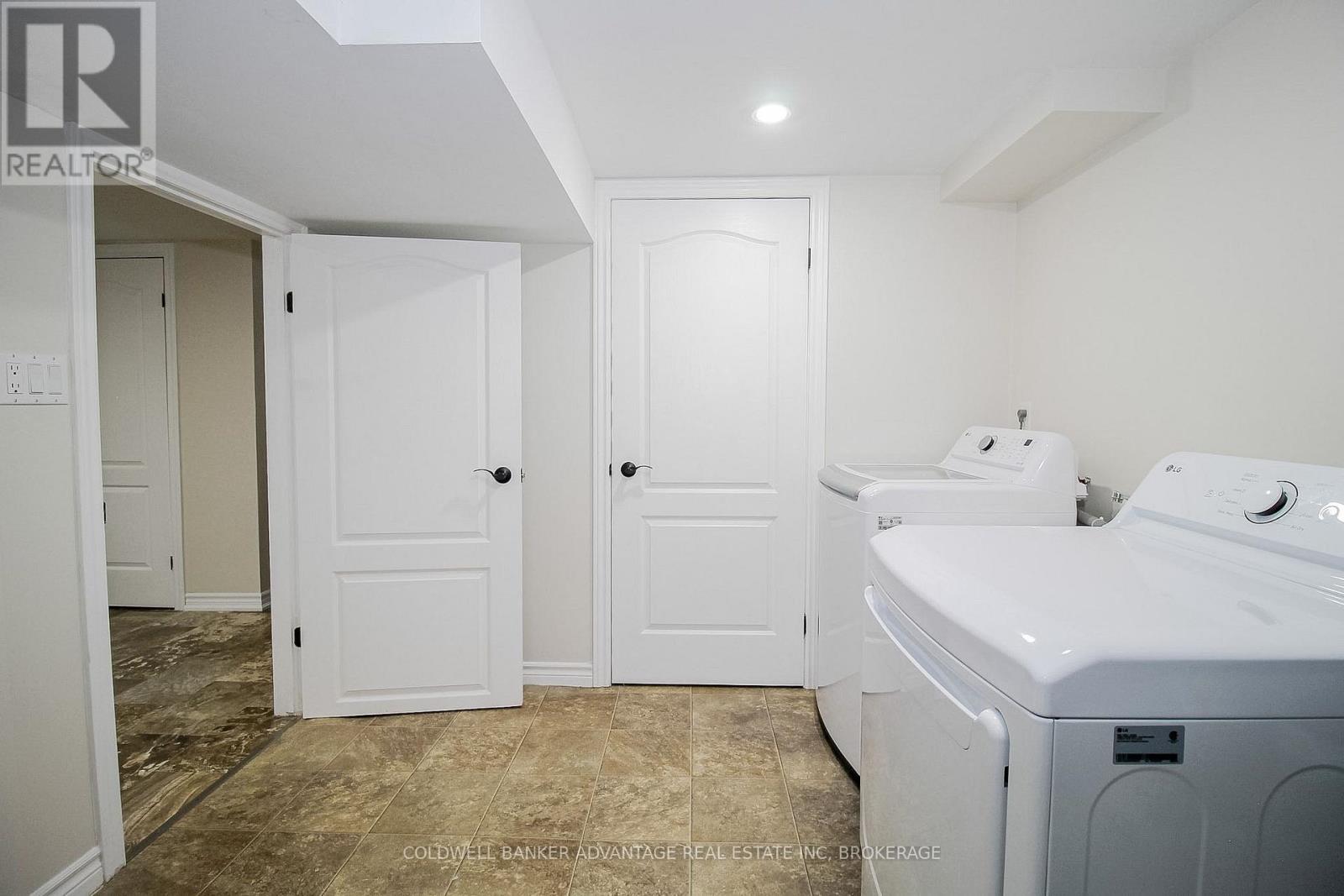 11 FALLINGBROOK DRIVE - 35