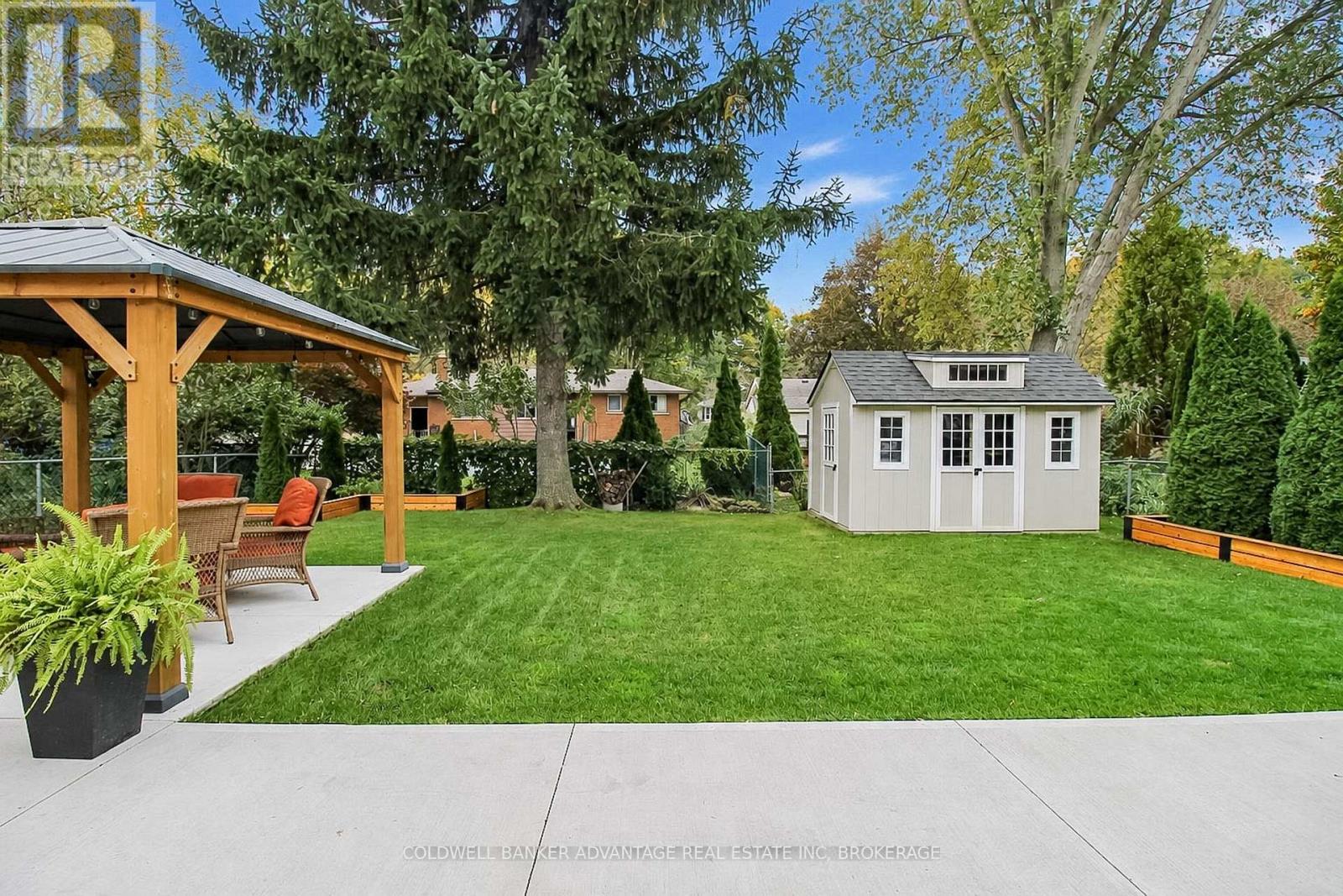 11 FALLINGBROOK DRIVE - 38