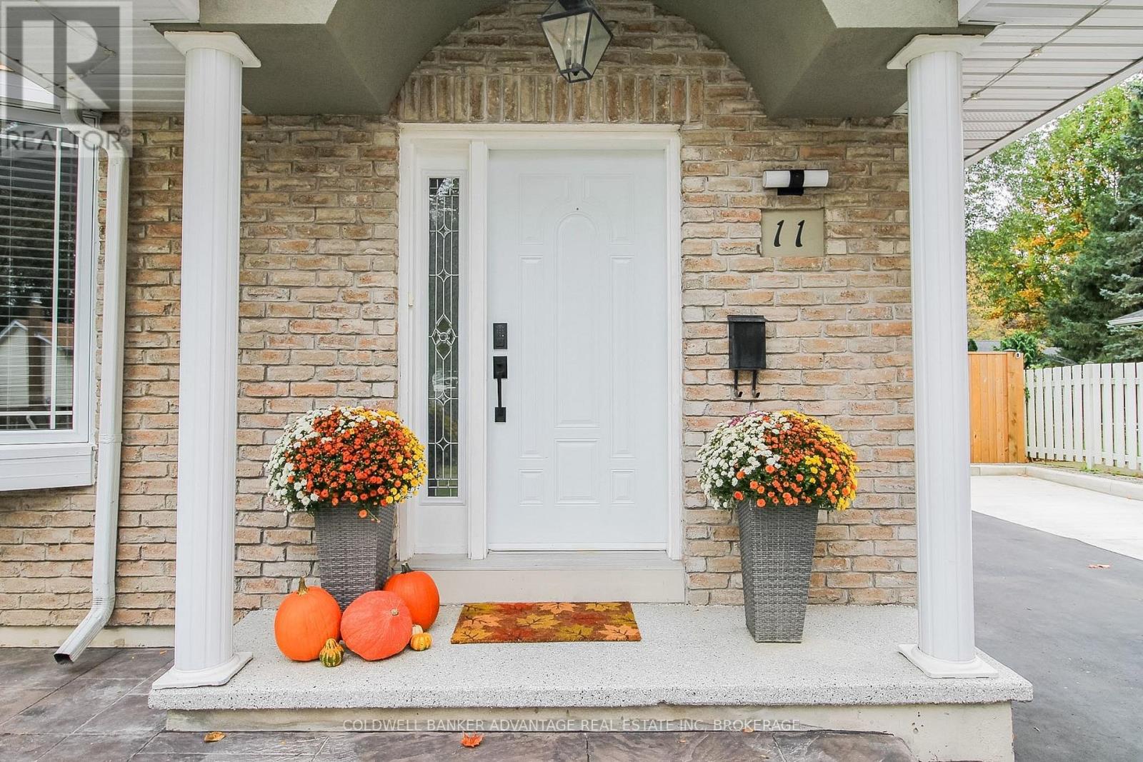 11 FALLINGBROOK DRIVE - 4