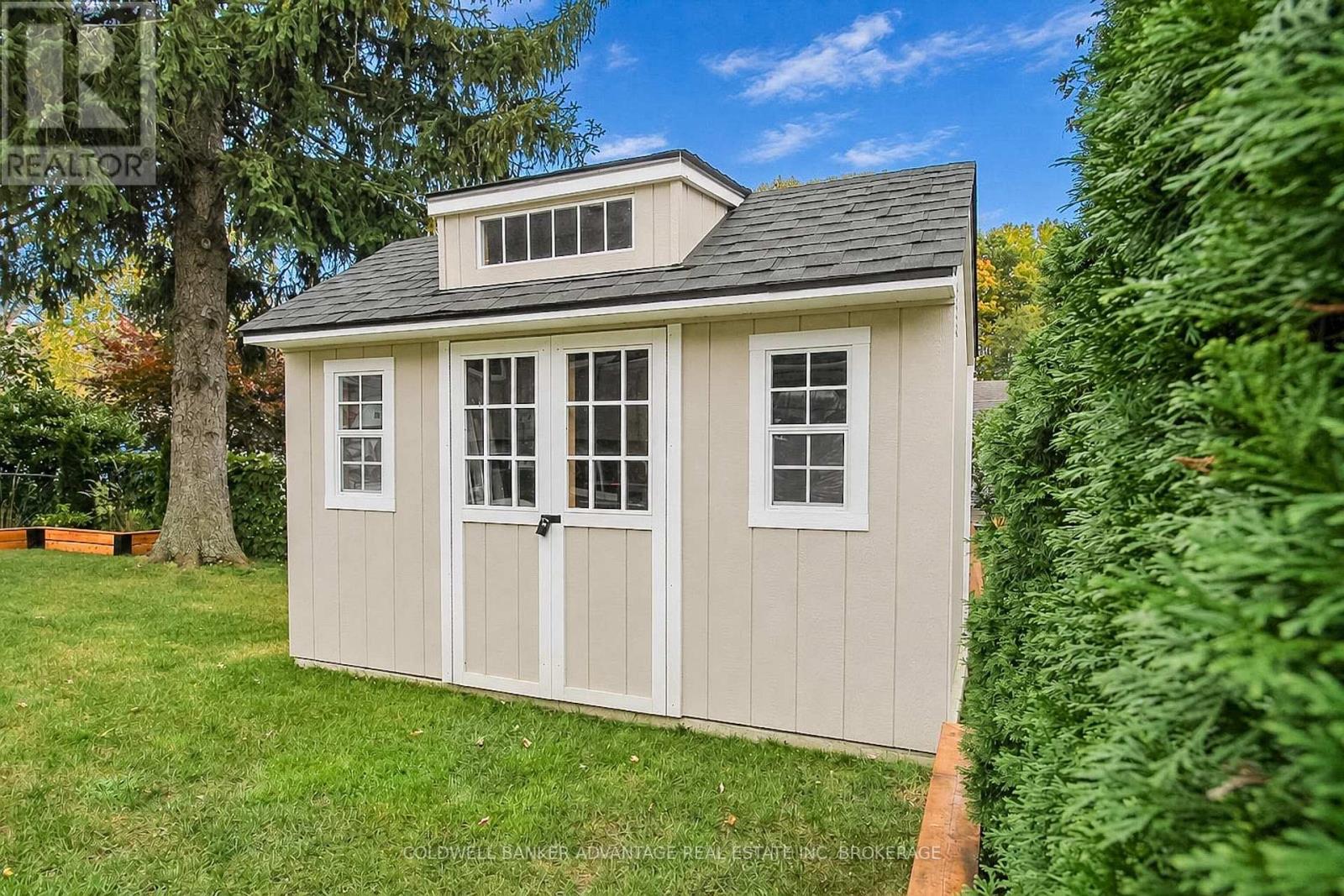 11 FALLINGBROOK DRIVE - 42