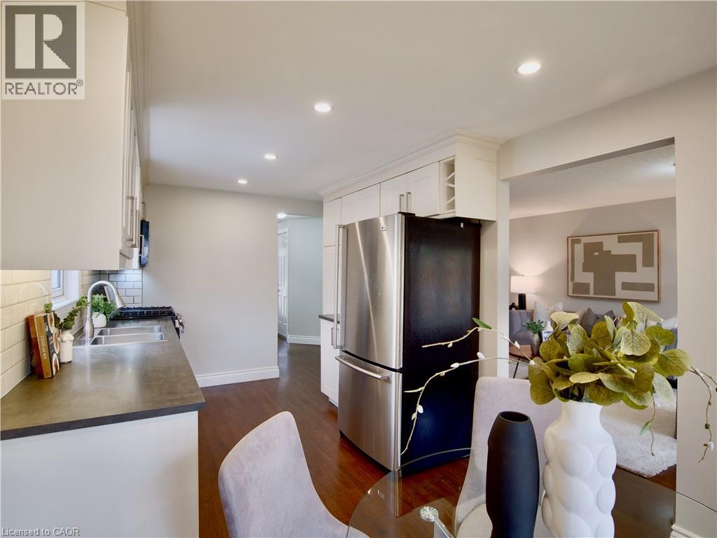 449 Exmoor Street — photo 10
