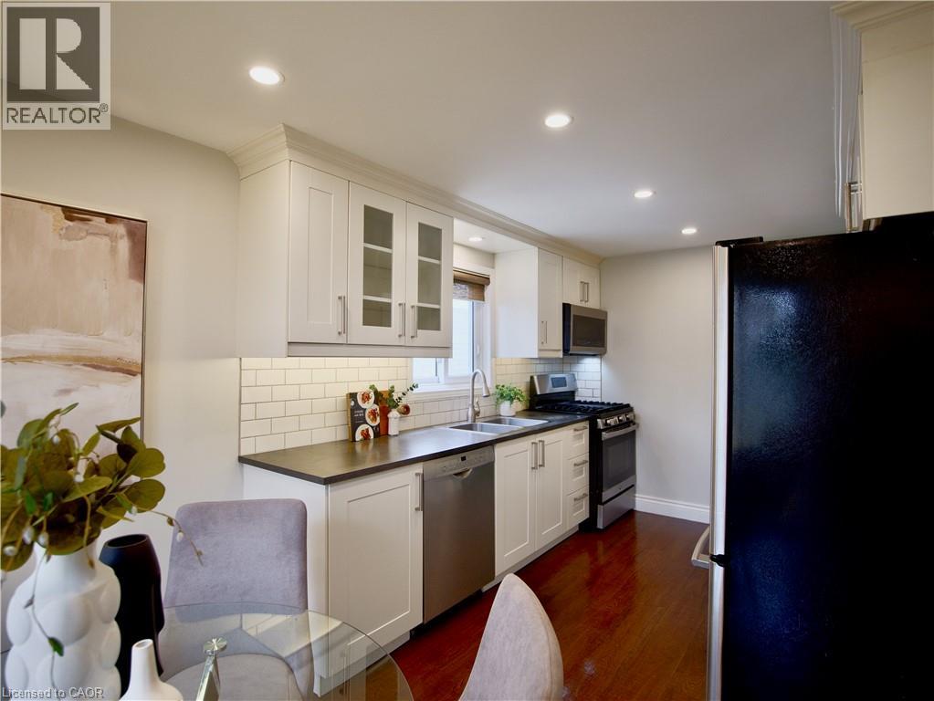 449 Exmoor Street — photo 8